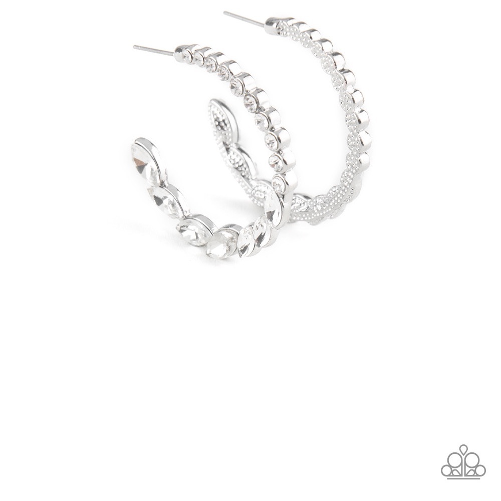 Silver setting earrings with diamond like stones